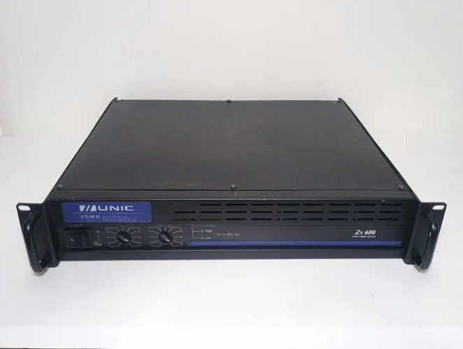 Amplificador de potência Unic Storm ZX 600