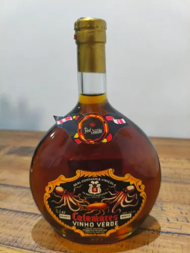 Vinhos Antigos em excelente estado 