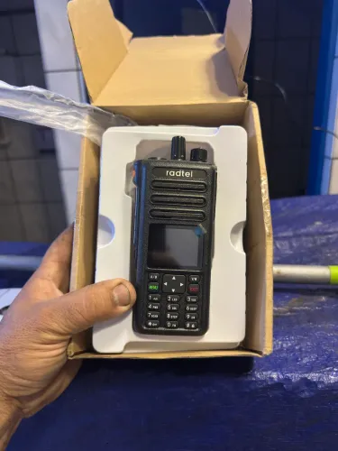 Walkie-talkie rádio Radtel RT-730