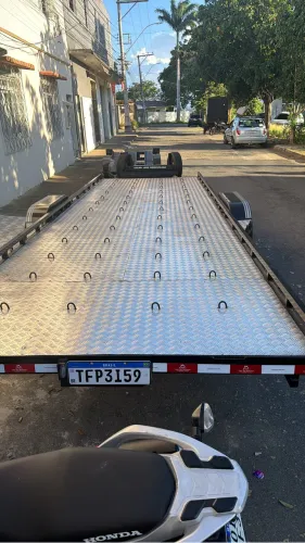 Serviço de transporte mudança carros motos em geral.