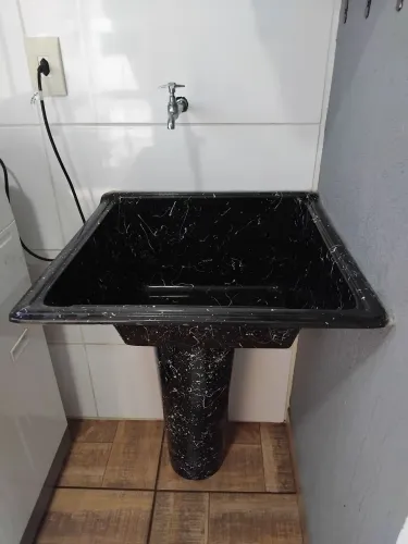 Tanque de Mármore Sintético (Marmofibra) Preto Granitado com Coluna