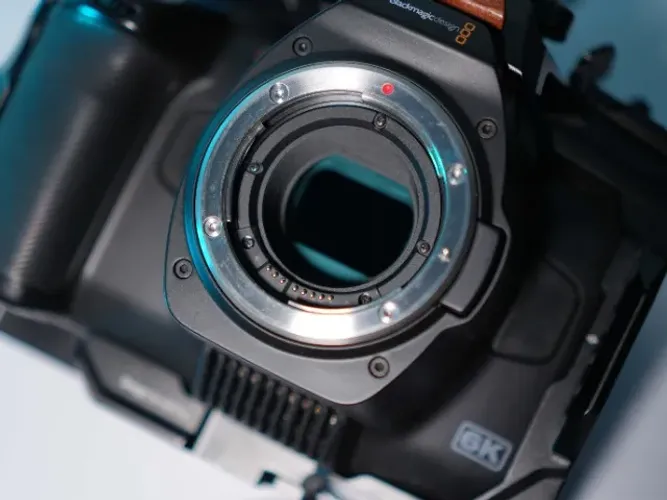 Filmadora Blackmagic Pocket Cinema 6k Pro Ntsc/pal Preta (Usado)