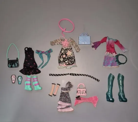 Conjunto moda das bonecas da linha Monster High