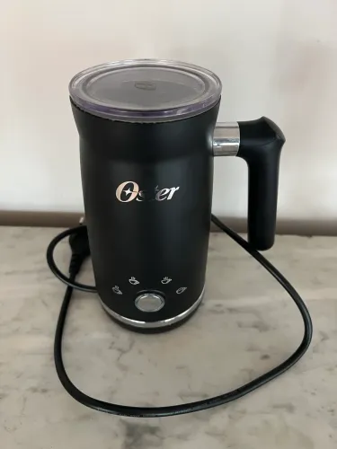 Espumador de leite Oster