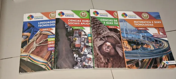 Livros didáticos 1°ano do ensino médio 