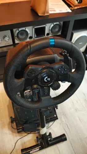 Volante Logitech G923 com Suporte
