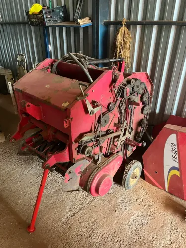 Enfardadeira de feno cilíndrico Finardi FE-6070