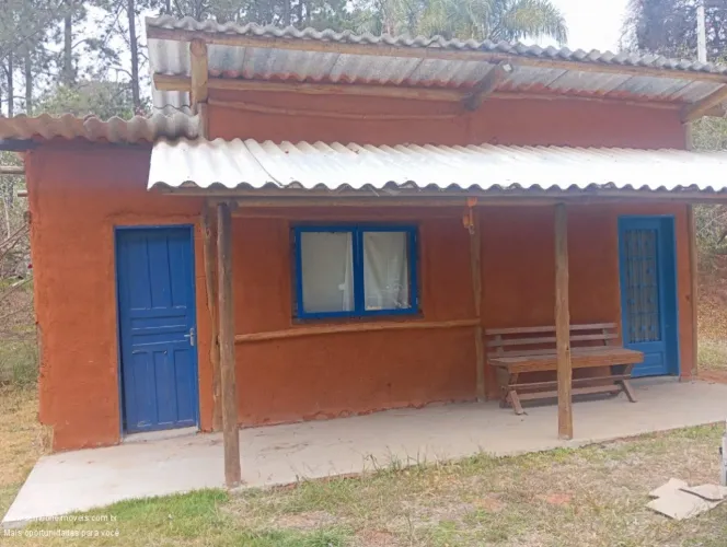TERRENO COM ESCRITURA DE 1751m² E POÇO JA COM UMA KITNET EM ATIBAIA