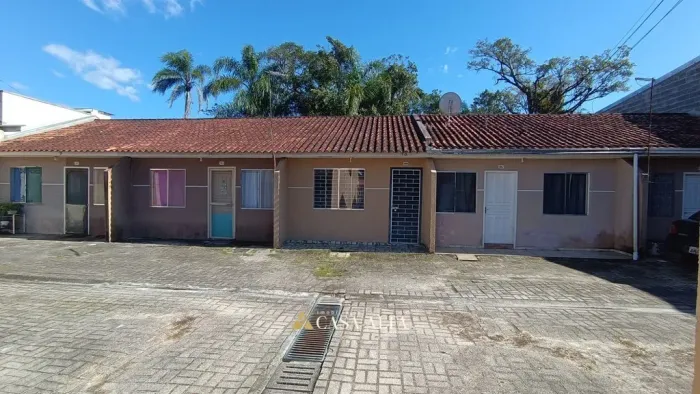 Quitinete a venda em condomínio Balneário Ipanema