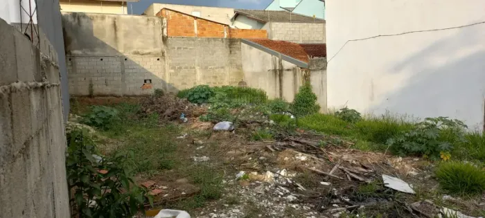 Terreno - Jardim Santa Luzia - 210m².