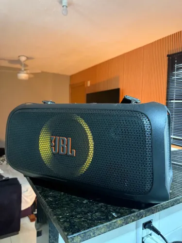 Caixa de som JBL Partybox On The Go