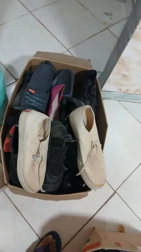 Roupas diversas vestidos pra festa e artigos bijuterias pra uso ou revenda em basar