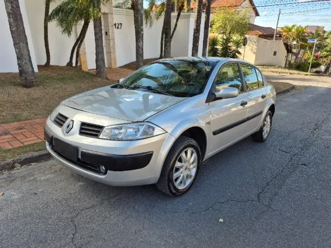 Renault Megane Sedan Expression Hi-flex 1.6 16V 2011