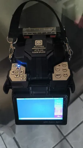 Máquina de Fusão de Fibra Óptica AcuTeq ATS-A4 + Kit Completo com Maleta