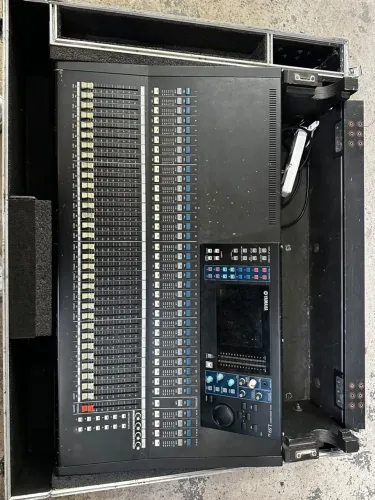 Mesa digital YamahaLS9/32