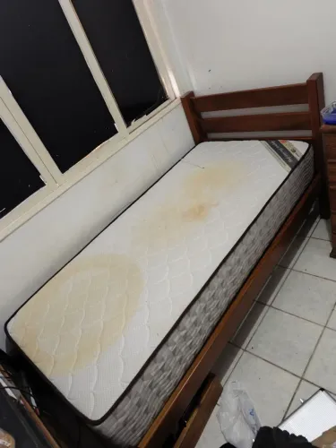 Cama de solteiro madeira de lei + Colchão