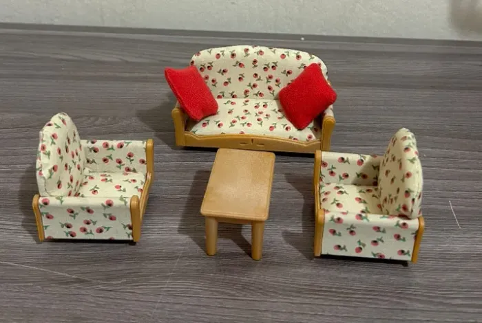 Sofás & Mesa Central - Sylvanian Families