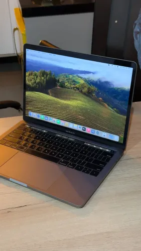 MacBook Pro 2018 16GB Ram | Intel Core i7 | 1TB SSD | Touchbar - Loja física! Com garantia