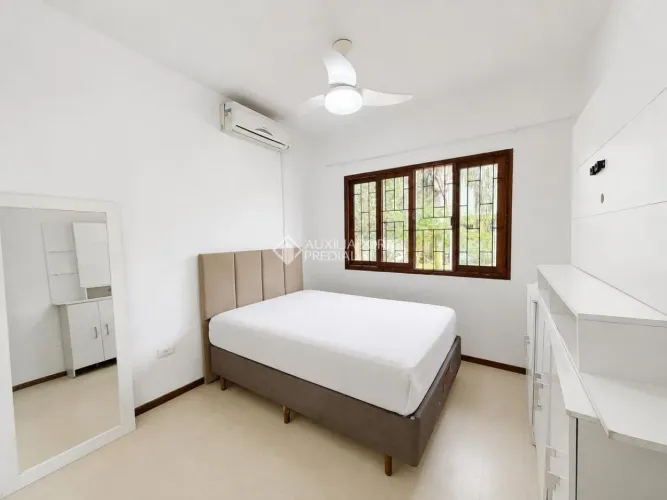 Casa 3 dormitório(s) em São João do Rio Vermelho - Florianópolis