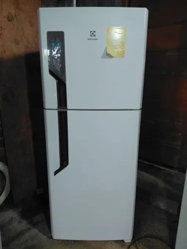 Vendo Geladeira Electrolux 430Litros 220Volts FrostFree Revisada e Com 3 Meses de Garantia