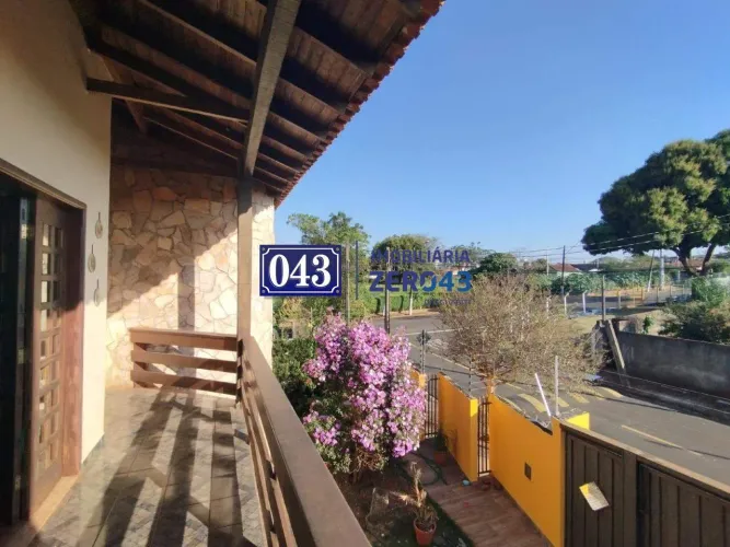 Casa Sobrado com piscina no Aeroporto para Venda