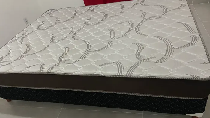 Vendo colchão + Box casal