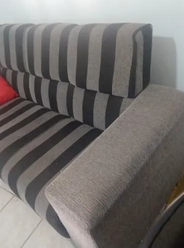 SOFÁ TRÊS LUGARES