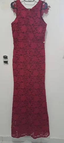 Vende-se vestido de festa em renda