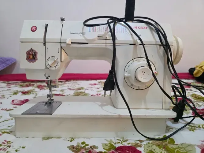 Máquina de Costura Singer Facilita