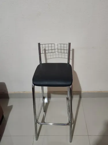 Banqueta Alta Cromada para Bancada ?