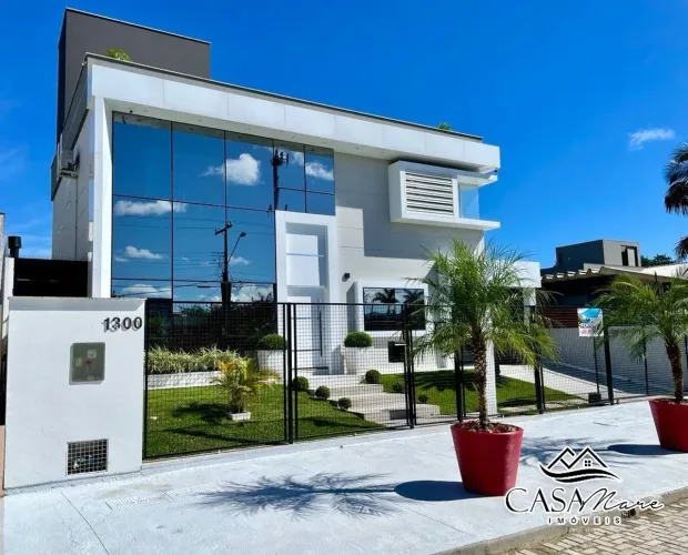 Casa à venda de alto padrão com 4 suítes na Daniela