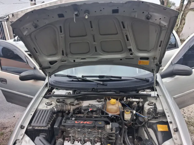 Chevrolet Corsa Sedan 1.0 MPFI 8V 71cv 4P 2004