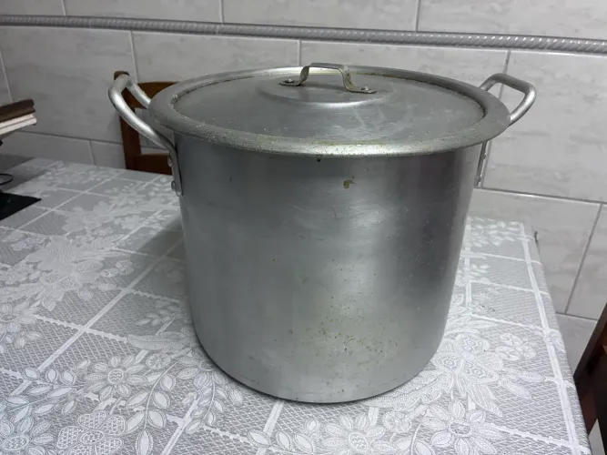 Panela média alumínio grosso 