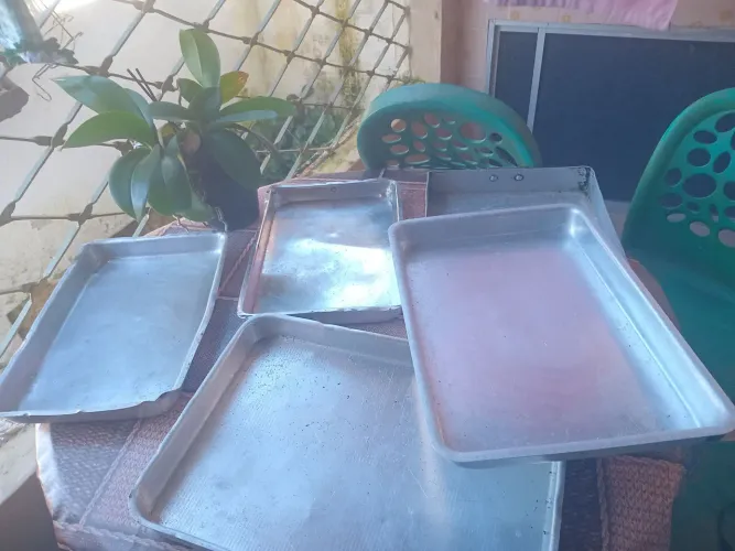 Assadeiras de bolo quadradas.