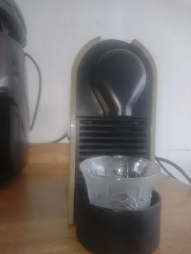 Cafeteira Nespresso modelo C50