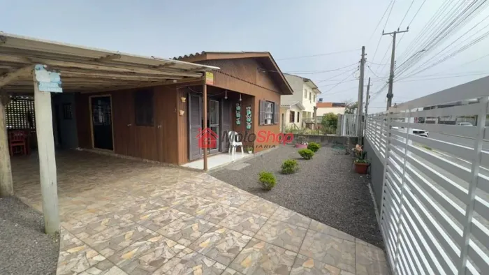 Casa no Centro em Balneário Arroio do Silva - SC