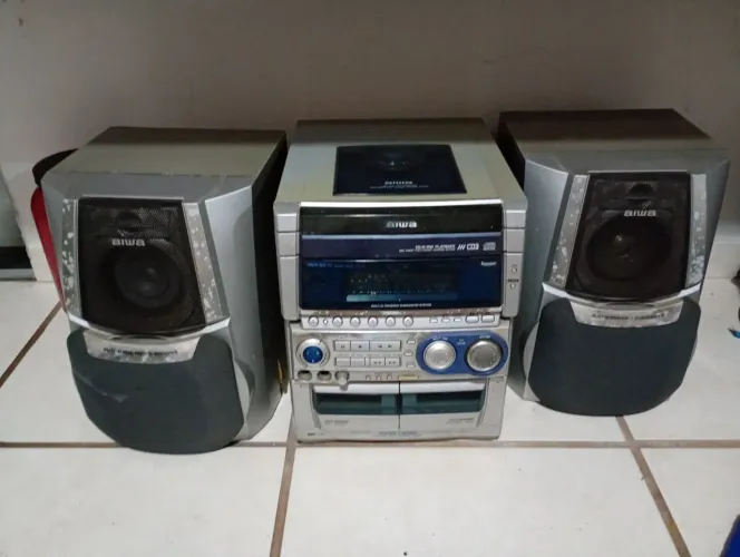 Som Aiwa nsx-sz71