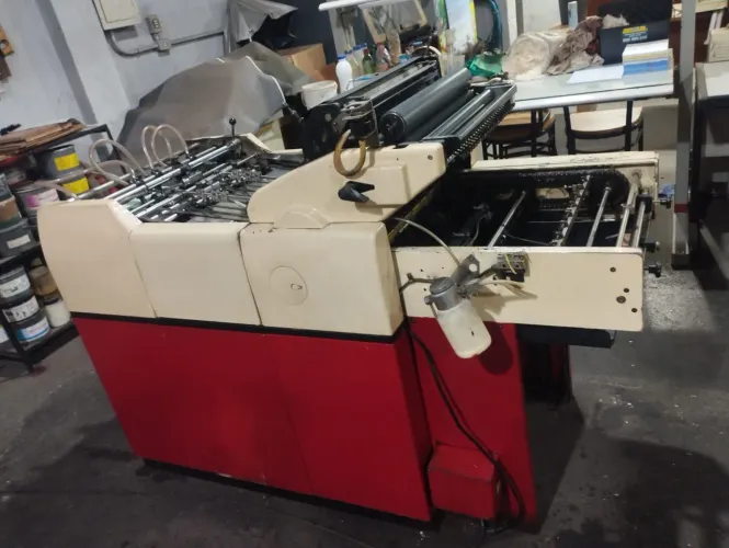Máquina de offset Hamada 750 CD