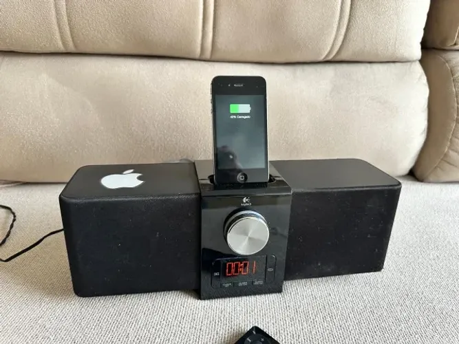 Caixa De Som Dock Station Logitech Pure-Fi Express Plus S-00067