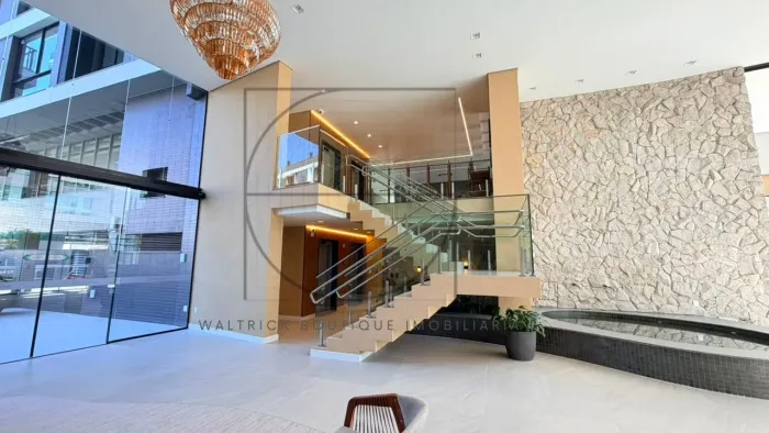 Apartamento à venda em Jurerê, Florianópolis