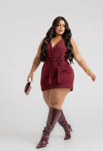 Roupas plus size moderna