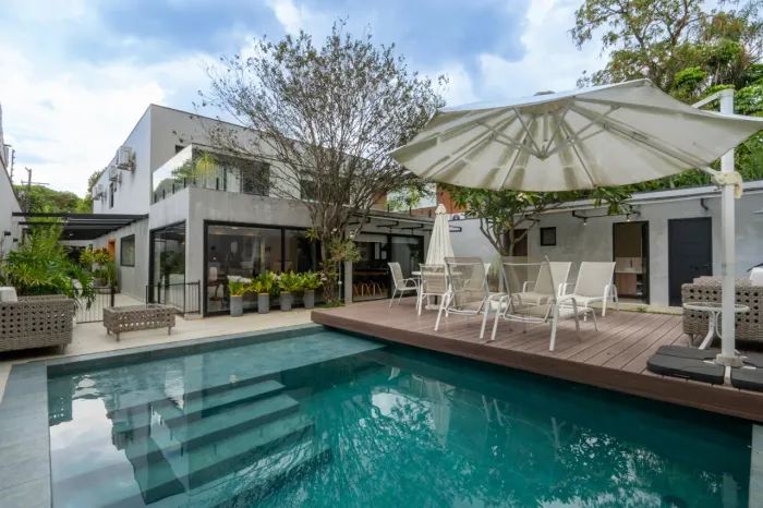 Casa para venda em Alto de Pinheiros com 4 quartos, sendo 4 suítes, 344m²