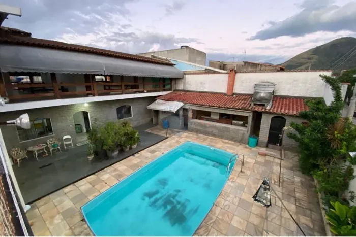 Casa à venda em Campo Grande RJ 3 quartos, suíte, piscina