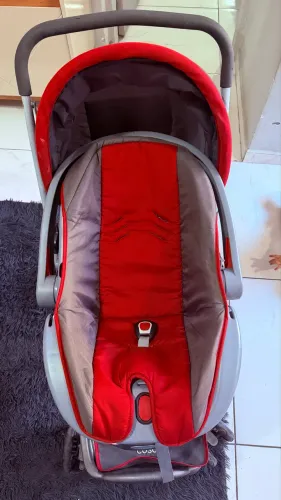 Carrinho e bebê conforto Cosco