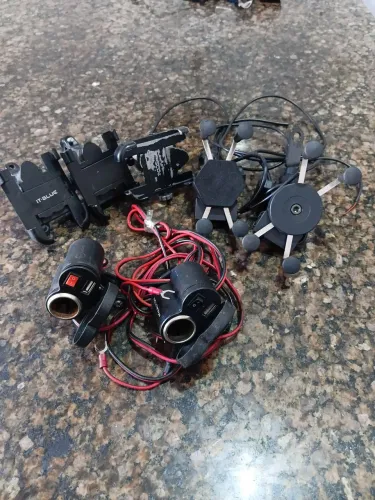 Suporte pra celular e carregador pra moto