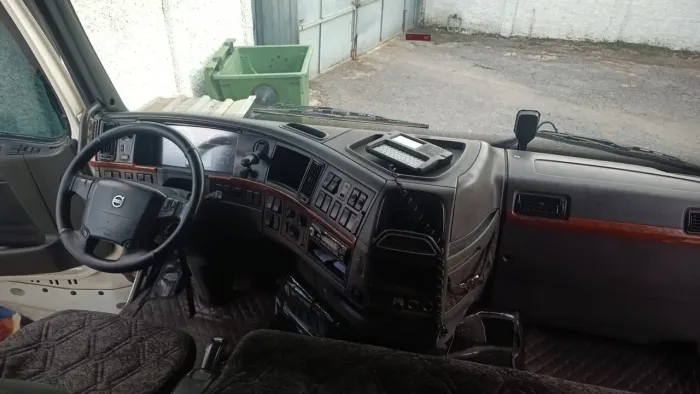 Vendo caminhão volvo Fh 460 teto alto automático