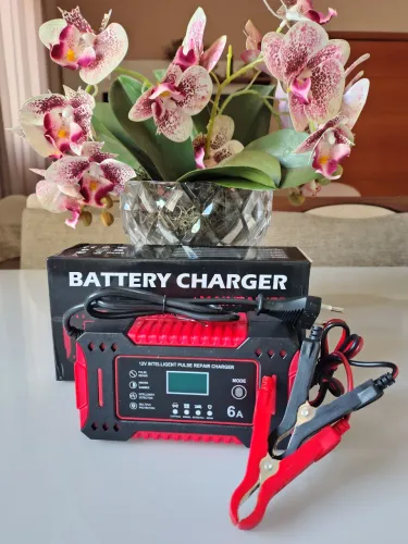 Carregador de Bateria Automotivo - 6 Amperes