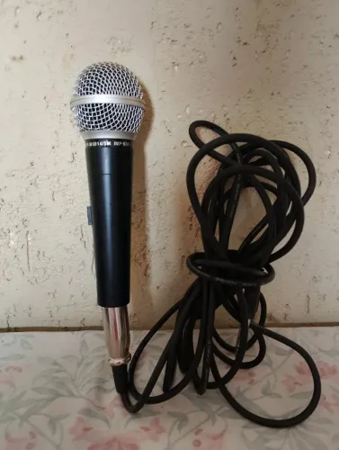 Microfone Profissional com 3 metros de fio