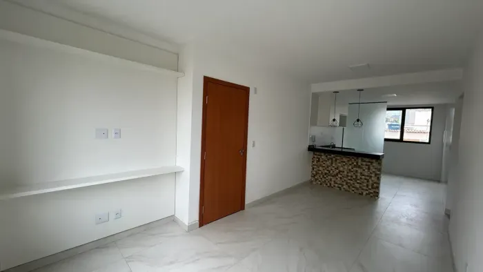 Apartamento 2 Quartos, Suíte,  Armários planejados e 2 Vagas  Nova Granada