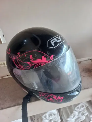 ? Capacete FLY ? Preto com Floral Vermelho